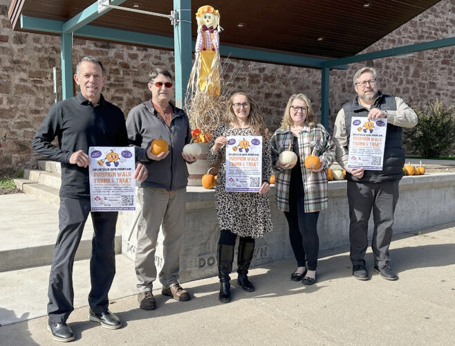 Pumpkin Walk offers costumes, candy, glowing golfing and more